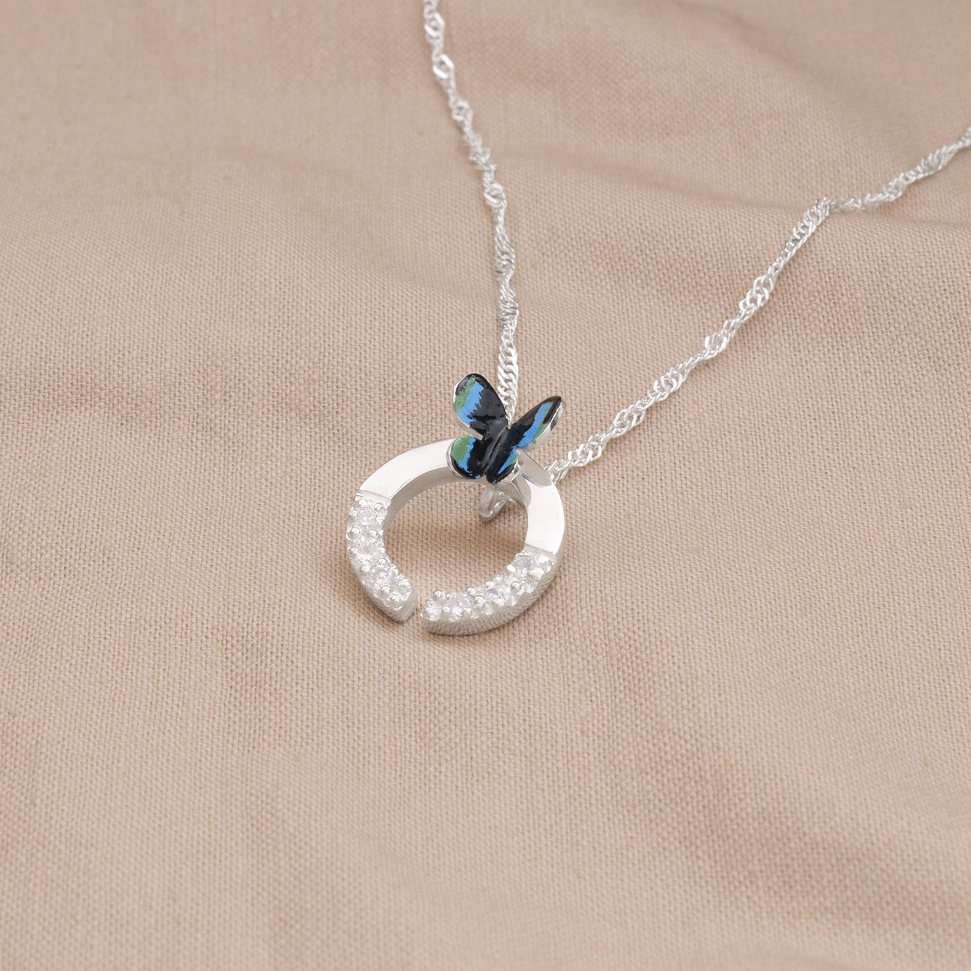 COLLAR HERRADURA DE MARIPOSA MORPHO