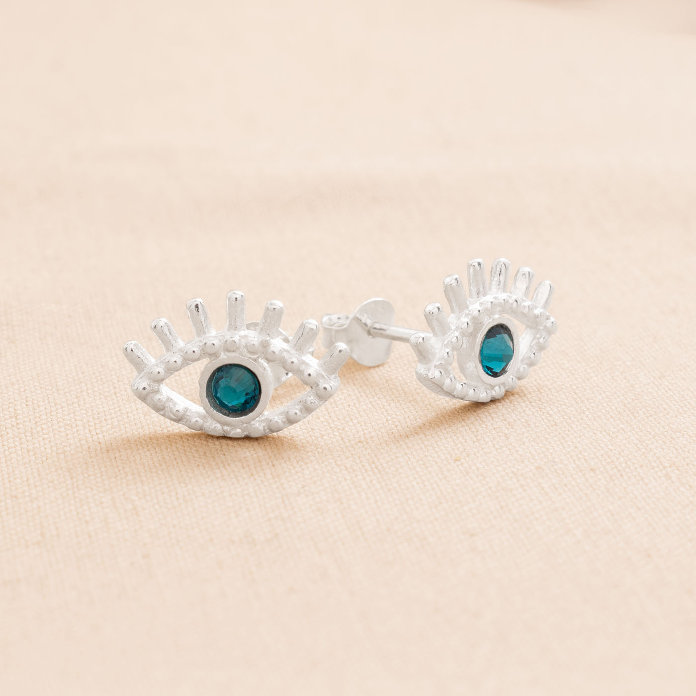 TOPO OJOS TURCOS