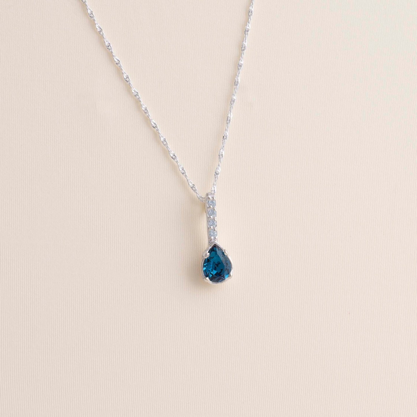 COLLAR BASTONES DE GOTA