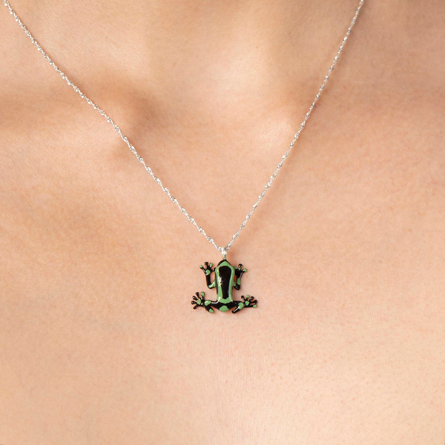 COLLAR RANA DARDO