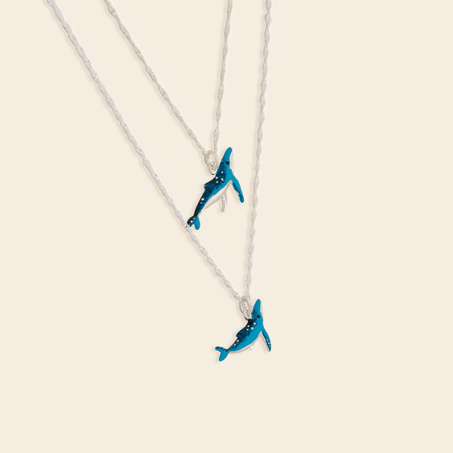 COLLAR BALLENA JOROBADA